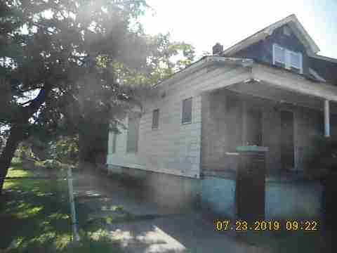 8956 Isham (5)_m.jpg